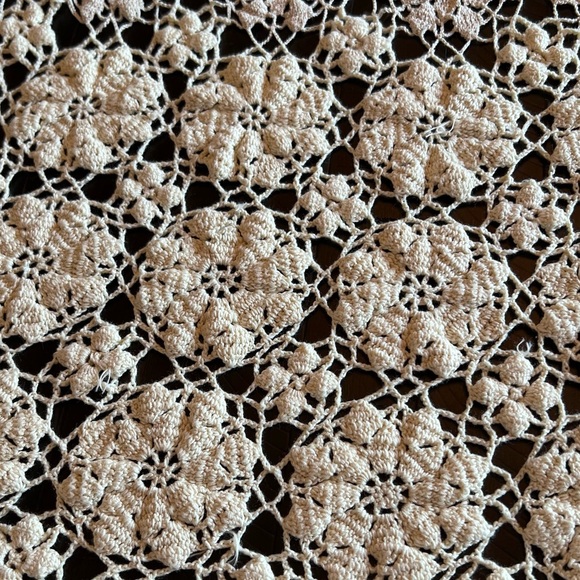 Vintage Handmade Cream Crochet Rectangle Floral Table Cloth - Picture 6 of 8